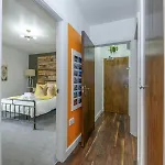Apartment Chic Family Retreat In Heart Of - Pass The Keys *