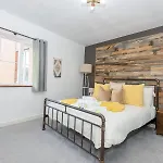 Chic Family Retreat In Heart Of - Pass The Keys *