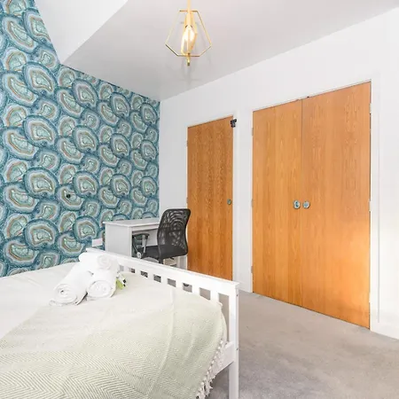Chic Family Retreat In Heart Of Leeds Apartment Leeds (West Yorkshire)