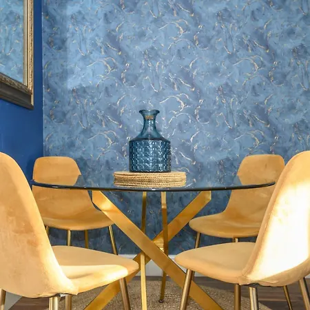 Chic Family Retreat In Heart Of Leeds Apartment *