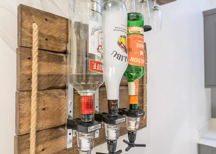 Апартаменты Chic Family Retreat In Heart Of - Pass The Keys