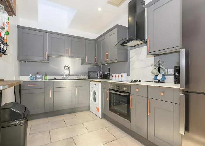 Chic Family Retreat In Heart Of - Pass The Keys * Leeds (West Yorkshire)