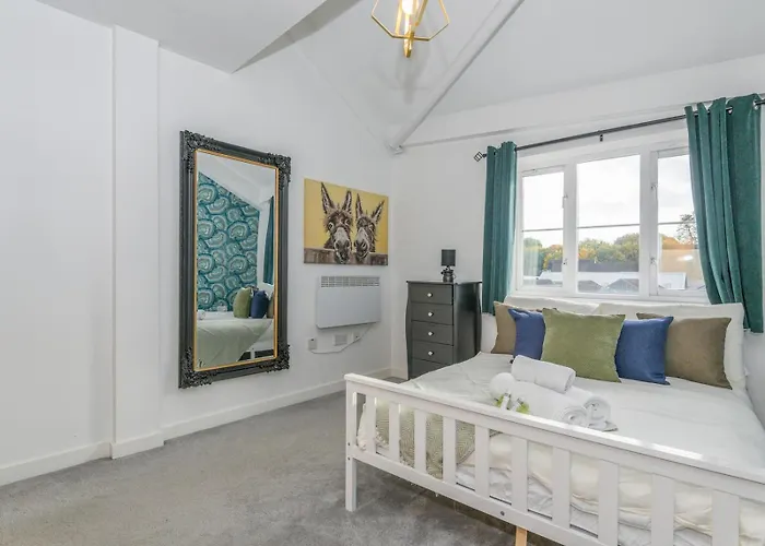 Chic Family Retreat In Heart Of - Pass The Keys Апартаменты