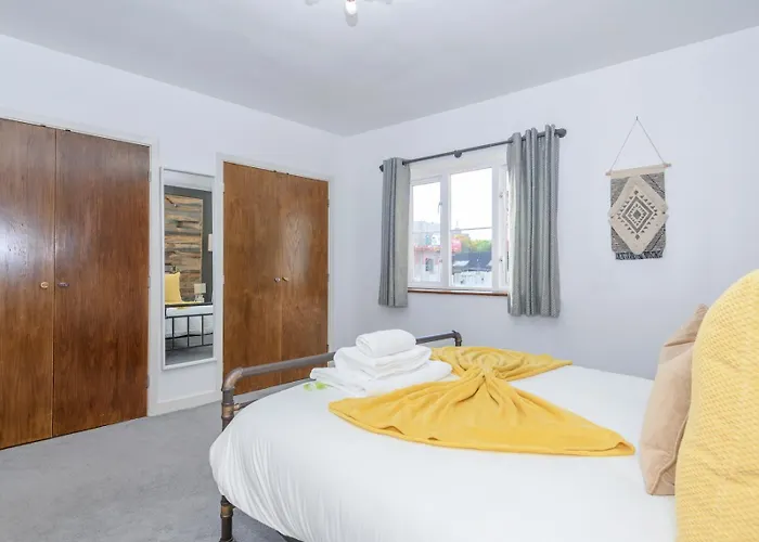 Apartment Chic Family Retreat In Heart Of - Pass The Keys Leeds (West Yorkshire)