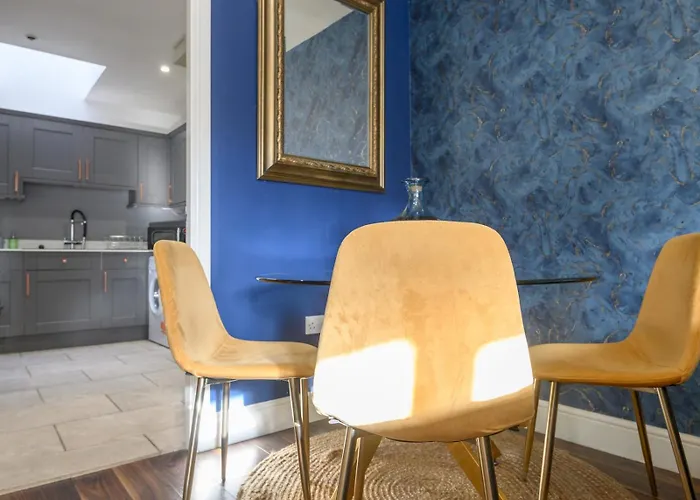 Апартаменты Chic Family Retreat In Heart Of - Pass The Keys Лидс