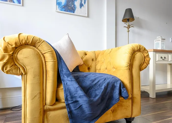 Apartment Chic Family Retreat In Heart Of - Pass The Keys